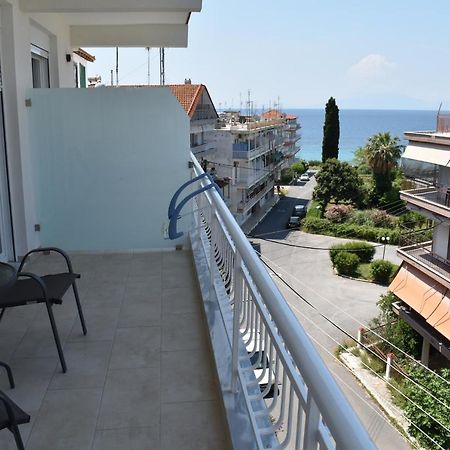 Sea View Luxury Apartment In Nea Kallikratia. Nea Kallikrateia Екстериор снимка