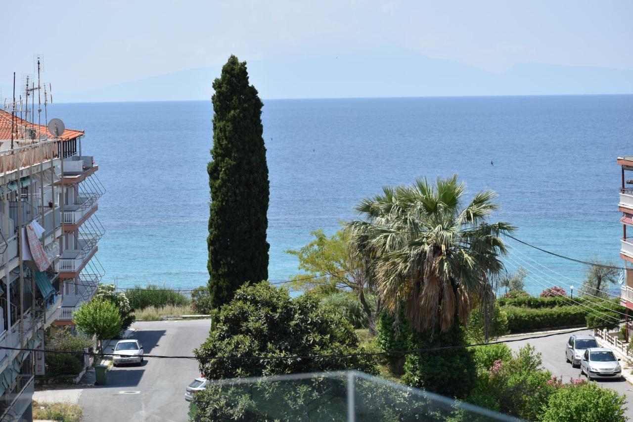 Sea View Luxury Apartment In Nea Kallikratia. Nea Kallikrateia Екстериор снимка