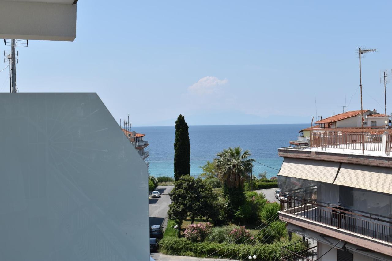 Sea View Luxury Apartment In Nea Kallikratia. Nea Kallikrateia Екстериор снимка
