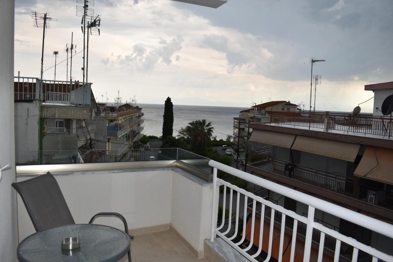 Sea View Luxury Apartment In Nea Kallikratia. Nea Kallikrateia Екстериор снимка