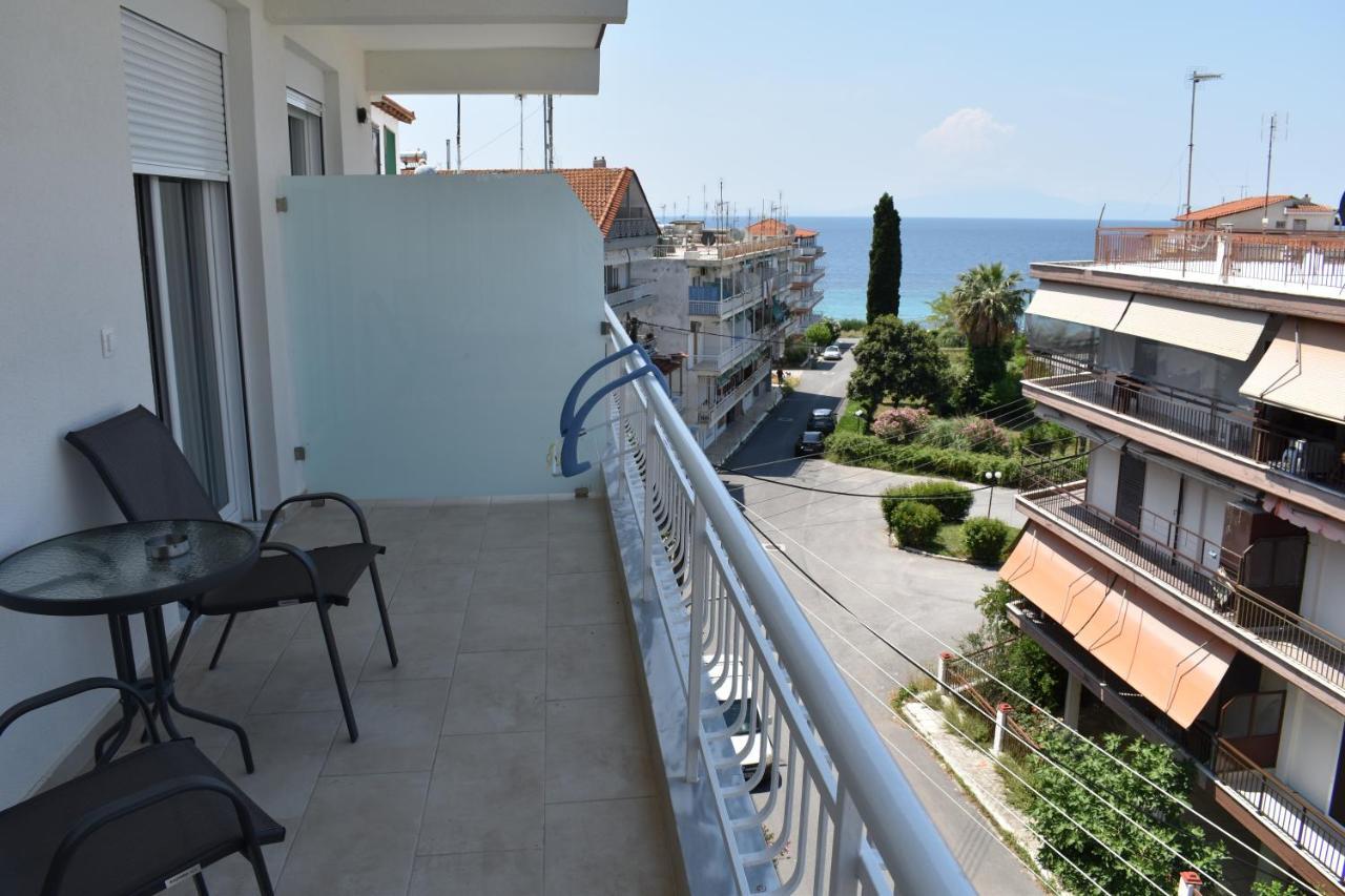 Sea View Luxury Apartment In Nea Kallikratia. Nea Kallikrateia Екстериор снимка