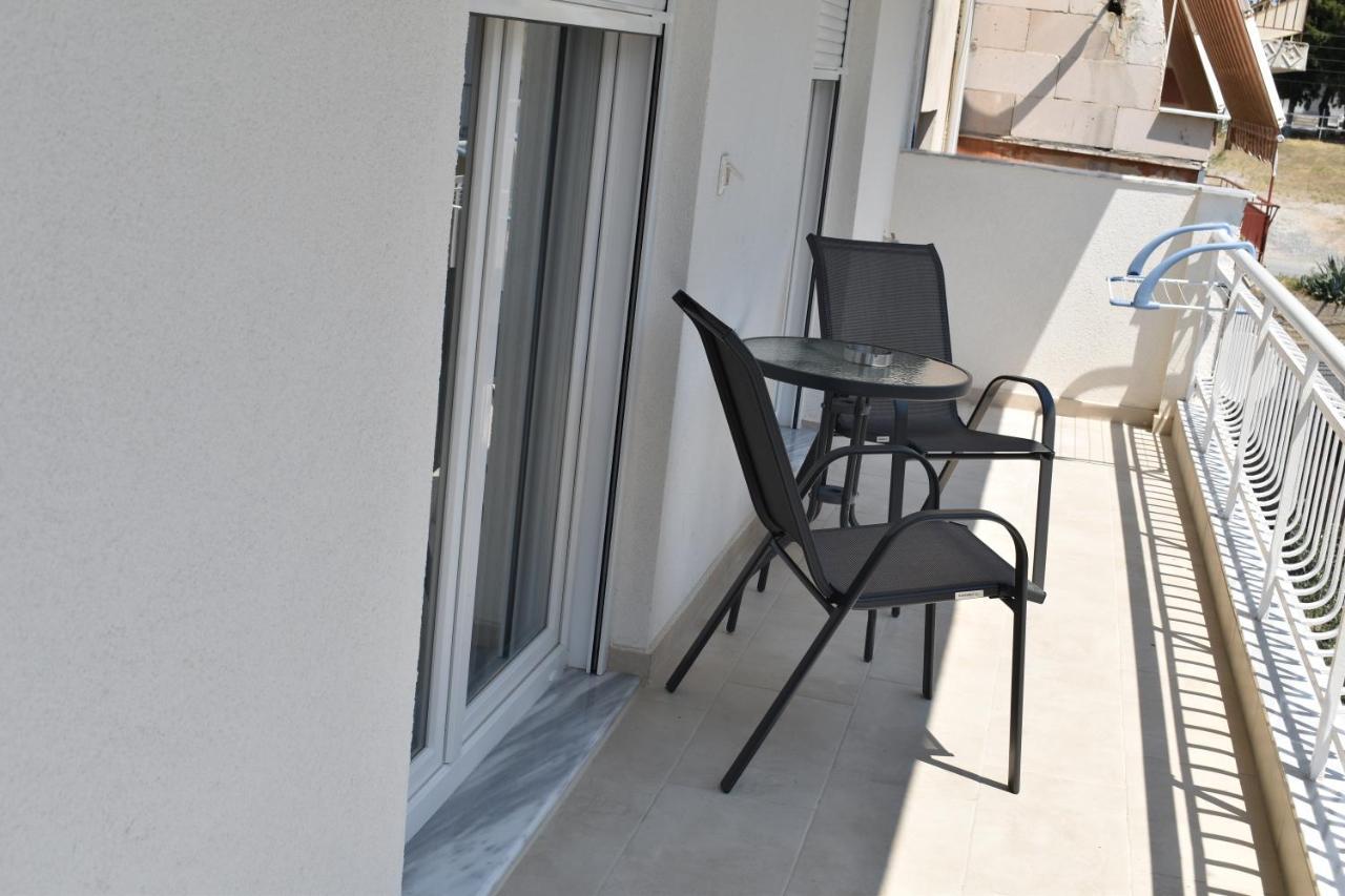 Sea View Luxury Apartment In Nea Kallikratia. Nea Kallikrateia Екстериор снимка
