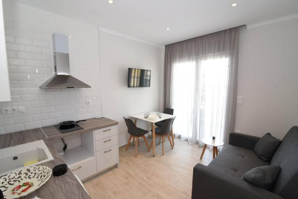 Sea View Luxury Apartment In Nea Kallikratia. Nea Kallikrateia Екстериор снимка